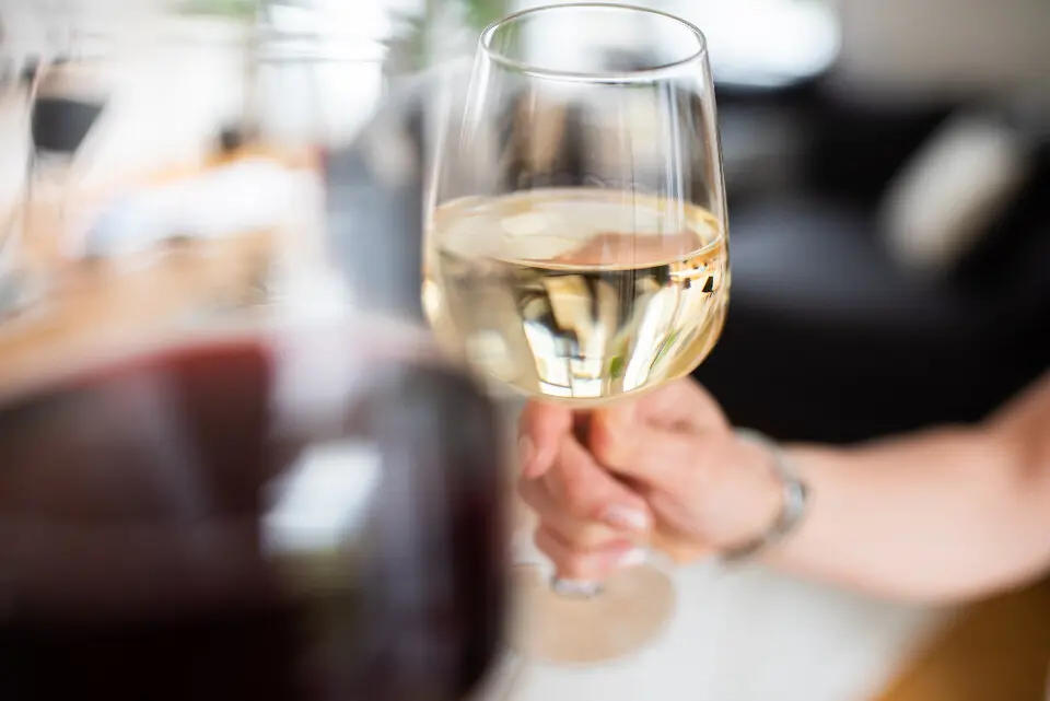 Tokaji szervírozás: milyen hőmérsékleten és pohárból igyuk a bort